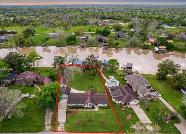 Property at 20316 County Road 510b, Brazoria, TX 77422, 4 beds, 4 baths