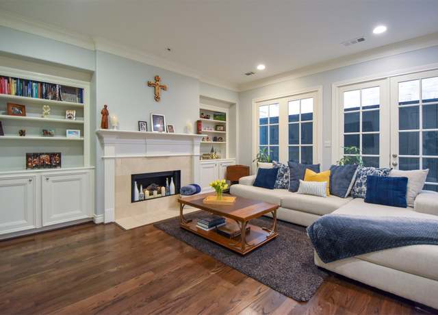 Property at 3226 Pemberton Circle Dr, Houston, TX 77025, 4 beds, 3.5 baths