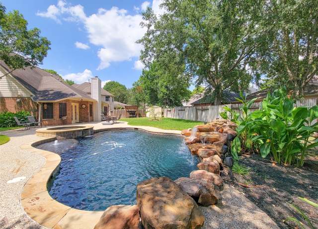 Property at 20303 Vaulted Chestnut Ln, Cypress, TX 77433, 3 beds, 2.5 baths