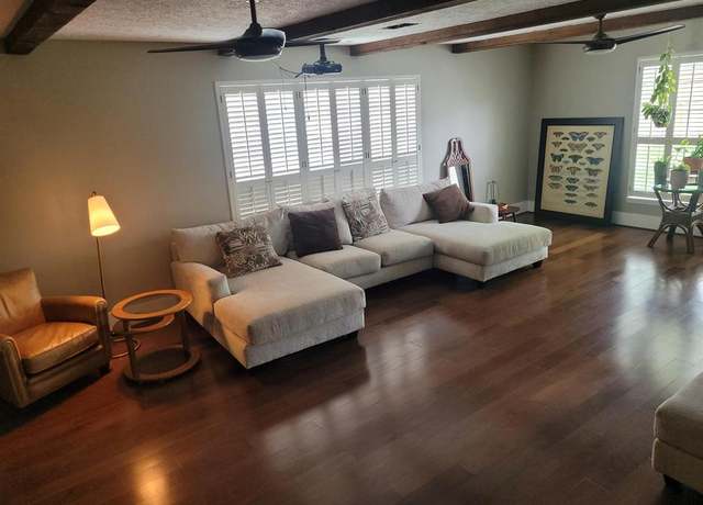 Property at 16434 Heatherdale Dr, Houston, TX 77059, 4 beds, 2.5 baths