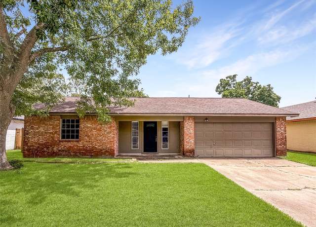 Property at 1413 Bay Ridge Blvd, Bay City, TX 77414, 3 beds, 2 baths
