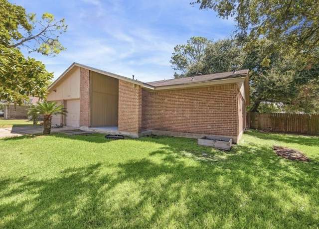 Property at 11402 Olivewood Dr, Houston, TX 77089, 4 beds, 2 baths