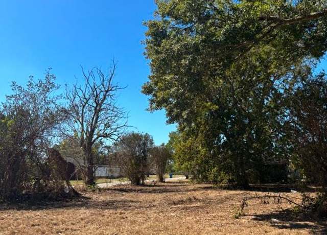 Property at 0 7th St, Hempstead, TX 77445