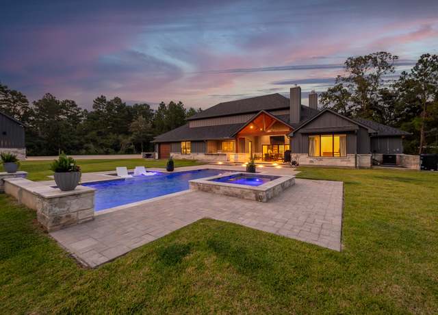 Property at 13048 Royal Oak Ct, Montgomery, TX 77316, 5 beds, 6 baths
