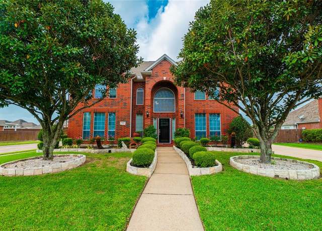 Property at 2508 Sunfish Dr, Pearland, TX 77584, 4 beds, 3.5 baths