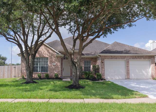 Property at 5726 Ashbury Trails Ct, Sugar Land, TX 77479, 3 beds, 2 baths