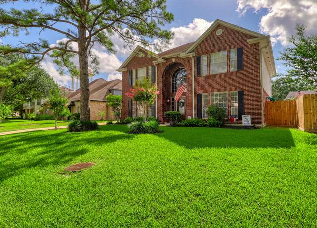 Property at 927 Dominion Dr, Katy, TX 77450, 4 beds, 2.5 baths