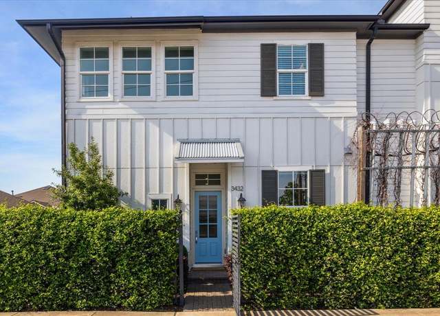 Property at 3432 W 12th St, Houston, TX 77008, 3 beds, 2.5 baths