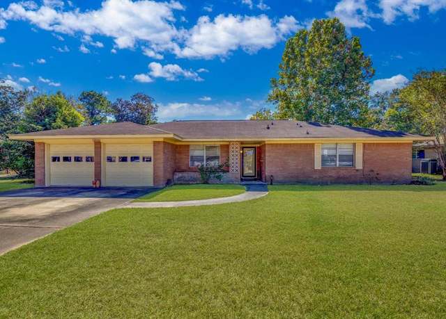 Property at 2000 Adams St, Liberty, TX 77575, 3 beds, 2 baths