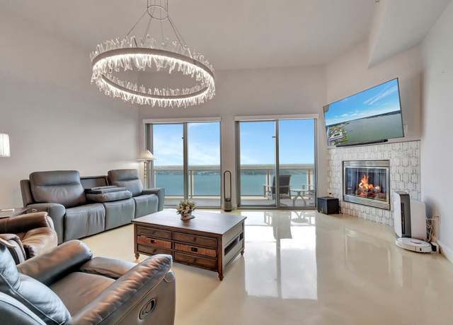 Property at 4821 Nasa Pkwy Unit 20E, Seabrook, TX 77586, 3 beds, 2.5 baths