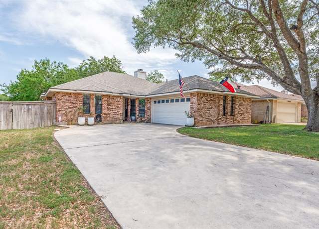 Property at 1220 Spicewood, Schertz, TX 78154, 4 beds, 2 baths