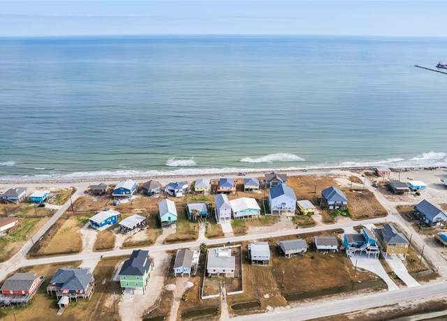 Property at 922 Seashell Dr, Surfside Beach, TX 77541, 3 beds, 2 baths