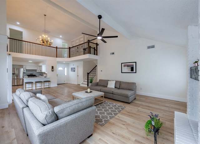 Property at 12719 Ashford Knoll Dr, Houston, TX 77082, 4 beds, 2.5 baths