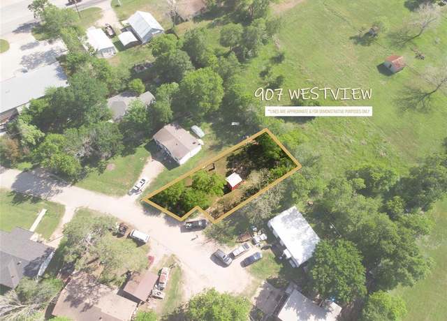 Property at 907 Westview Cir, Caldwell, TX 77836