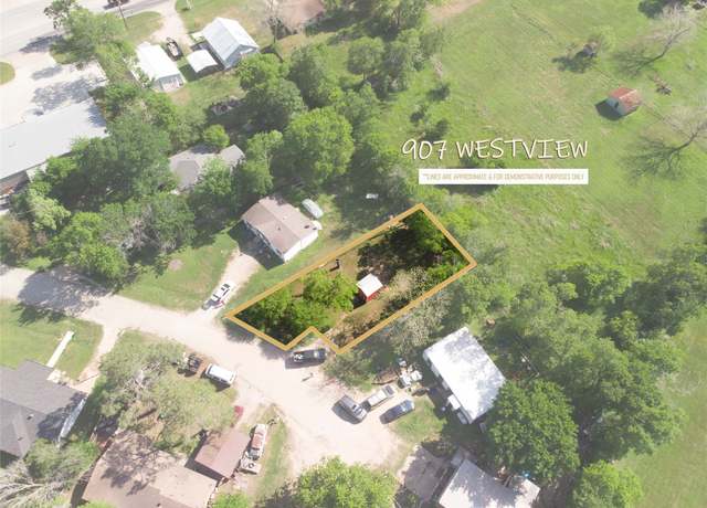Property at 907 Westview Cir, Caldwell, TX 77836