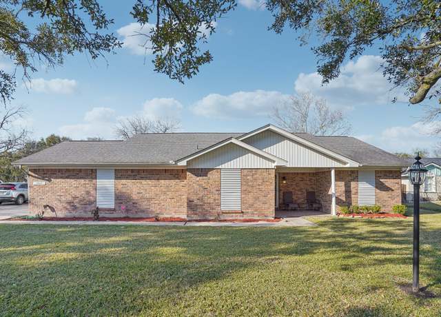Property at 3046 Cedar Dr, La Marque, TX 77568, 3 beds, 2 baths