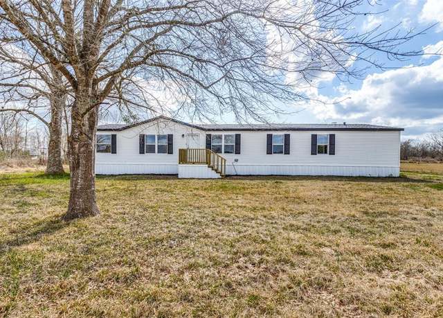 Property at 2318 Highway 105 E, Liberty, TX 77575, 3 beds, 2 baths