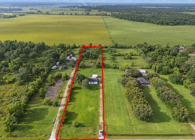 Property at 2318 Highway 105 E, Liberty, TX 77575, 3 beds, 2 baths
