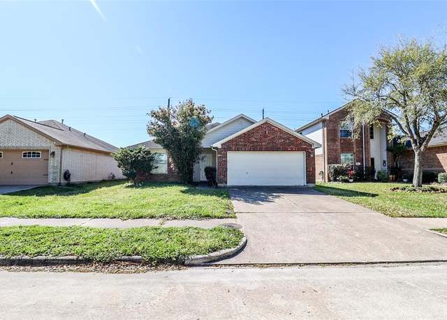 Property at 10718 Goldfinch Rd, Baytown, TX 77523, 3 beds, 2 baths