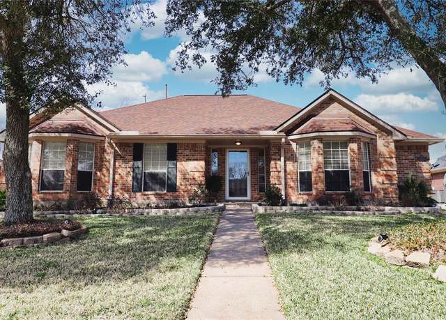 Property at 2509 Pinebrook Ln, Seabrook, TX 77586, 4 beds, 2 baths