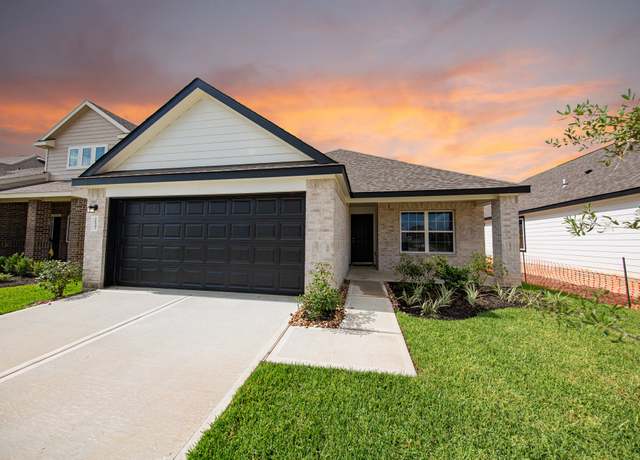 Property at 16547 Willow Forest Dr, Conroe, TX 77302, 3 beds, 2 baths