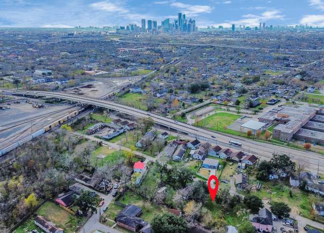 Property at 2414 Kirk St, Houston, TX 77026