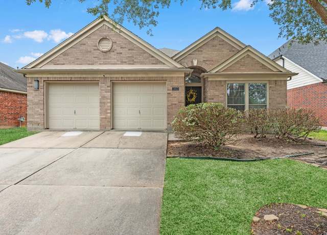 Property at 2042 Shore Breeze Dr, Pearland, TX 77584, 3 beds, 2 baths