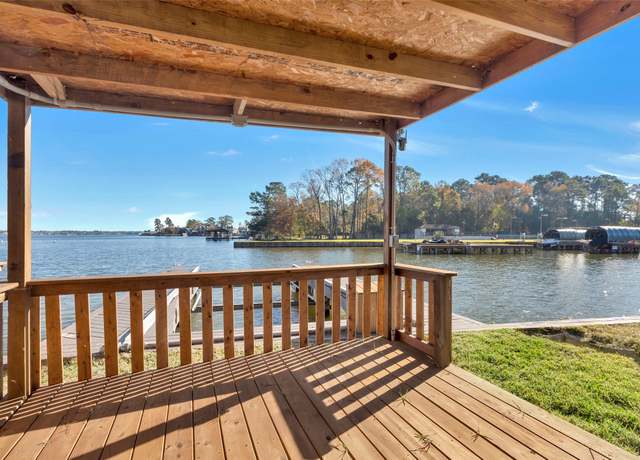Property at 3315 Vineyard Ln, Montgomery, TX 77356, 4 beds, 3.5 baths