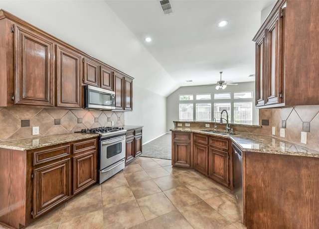 Property at 2024 Shore Breeze Dr, Pearland, TX 77584, 4 beds, 2 baths