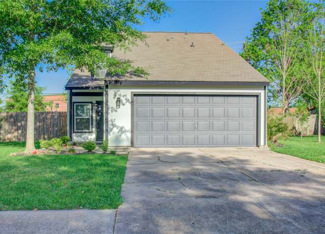 Property at 445 E Castle Harbour Dr, Friendswood, TX 77546, 3 beds, 2.5 baths