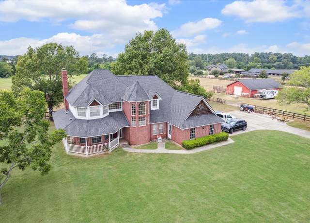 Property at 2 Heritage Ln, Magnolia, TX 77354, 4 beds, 2.5 baths