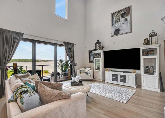Property at 25 Cmdr Runco Ln, Taylor Lake Village, TX 77586, 3 beds, 3 baths