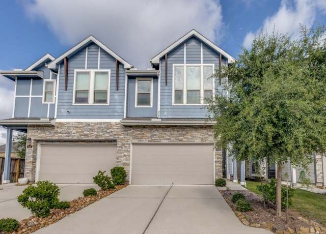 Property at 4727 Glen Isle Dr, Houston, TX 77009, 3 beds, 2.5 baths