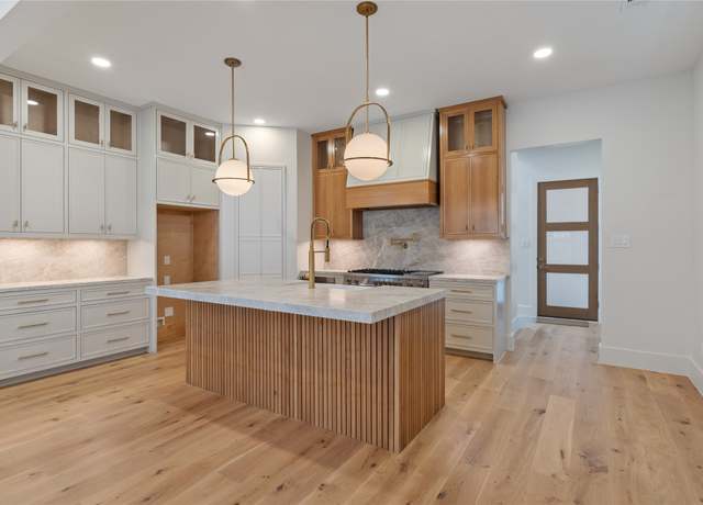 Property at 710 Waverly St Unit D, Houston, TX 77007, 3 beds, 3.5 baths