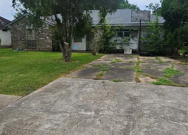 Property at 1719 N Avenue M, Freeport, TX 77541, 3 beds, 2 baths