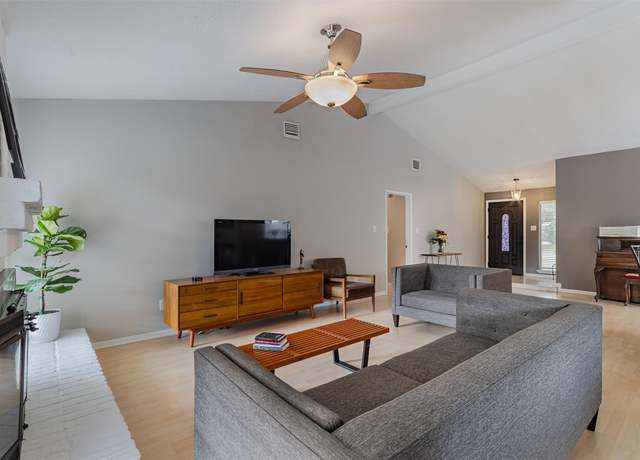 Property at 11506 Barwood Bend Dr, Houston, TX 77065, 3 beds, 2 baths