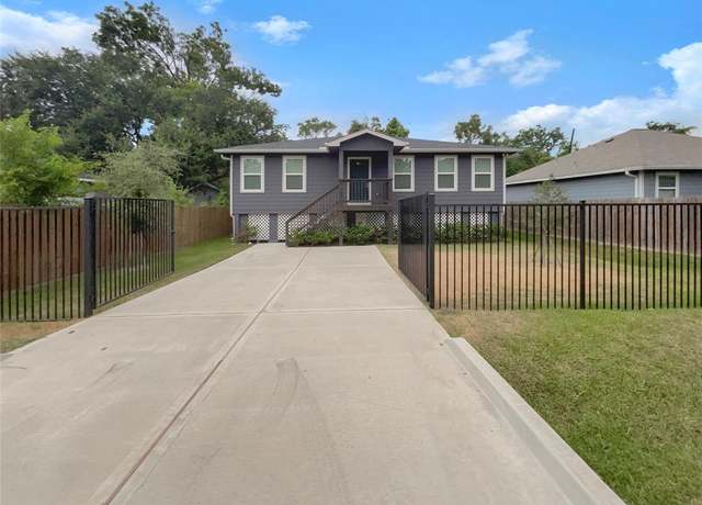 Property at 6011 Marwood Dr, Humble, TX 77396, 3 beds, 2.5 baths