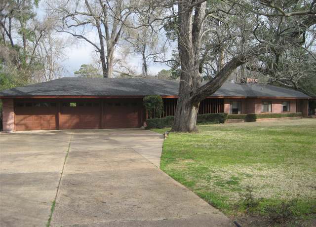 Property at 906 E Mimosa Ln, Crockett, TX 75835, 3 beds, 3 baths