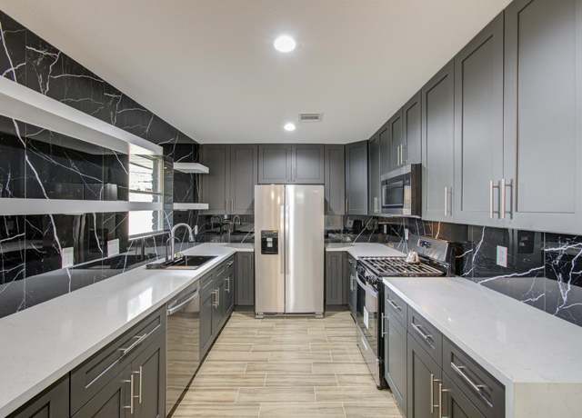Property at 1939 Woodvine Dr, Houston, TX 77055, 5 beds, 5 baths
