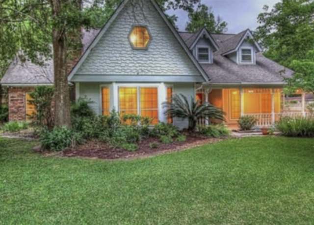 Property at 584 Woodstock Ln, Conroe, TX 77302, 3 beds, 2 baths