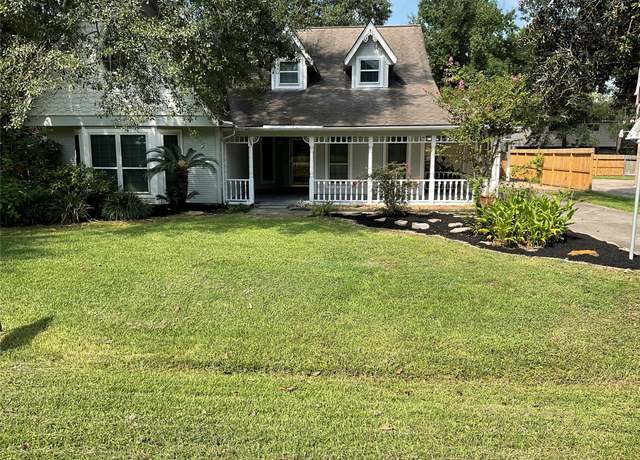 Property at 584 Woodstock Ln, Conroe, TX 77302, 3 beds, 2 baths