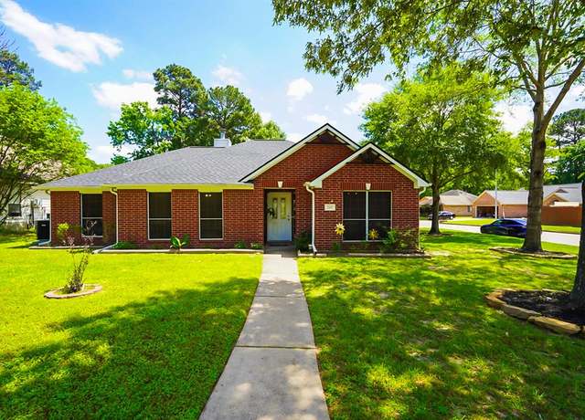 Property at 200 Canterbury Dr, Conroe, TX 77303, 3 beds, 2 baths