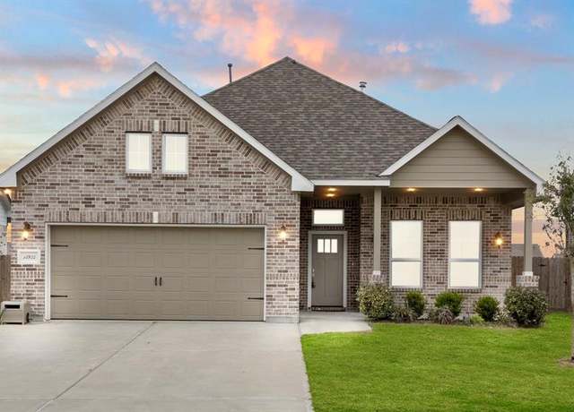 Property at 13923 S River Dr, Baytown, TX 77523, 4 beds, 2 baths