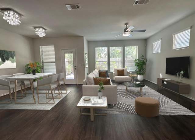 Property at 10967 Cannes Memorial Dr, Houston, TX 77043, 3 beds, 2.5 baths