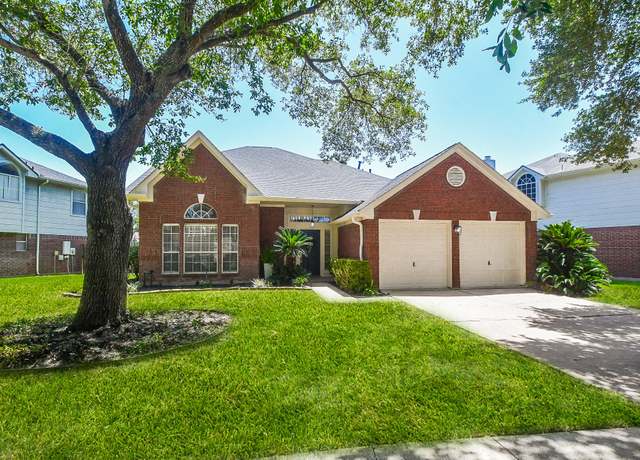 Property at 4211 W Meadows Dr, Sugar Land, TX 77479, 3 beds, 2.5 baths