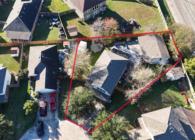 Property at 11423 Royal Thistle Ct, Houston, TX 77088, 4 beds, 2.5 baths