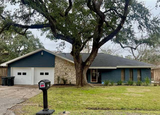 Property at 604 Elmore St, League City, TX 77573, 3 beds, 2 baths