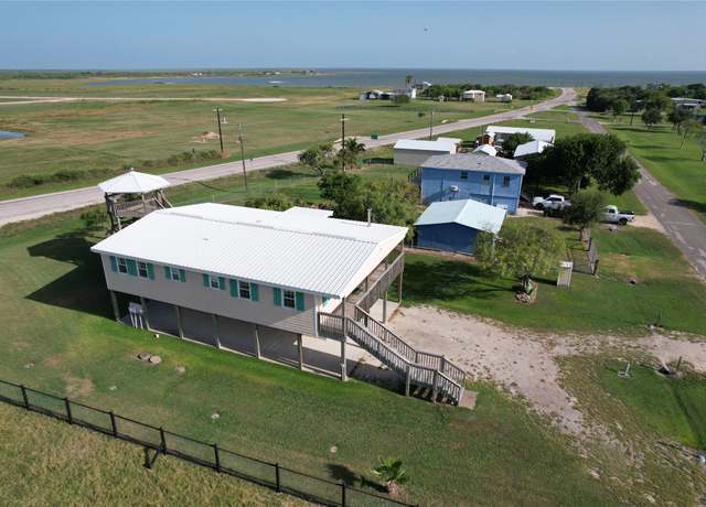 Property at 243 D St, Port Lavaca, TX 77979, 3 beds, 3 baths