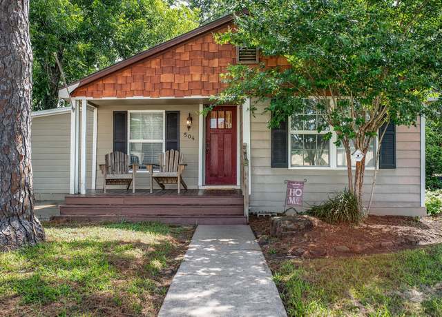 Property at 504 Ed Linn St, Edna, TX 77957, 4 beds, 2 baths