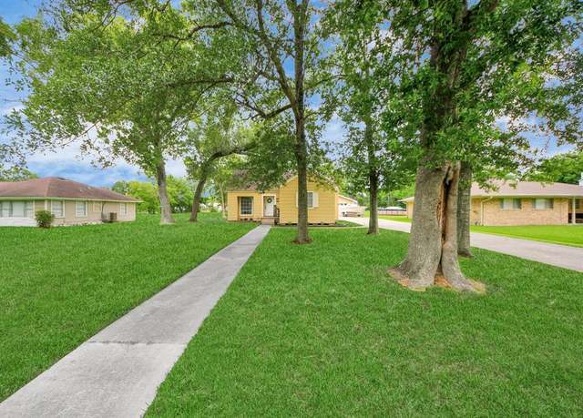 Property at 1800 Wright Blvd, Baytown, TX 77520, 3 beds, 1.5 baths
